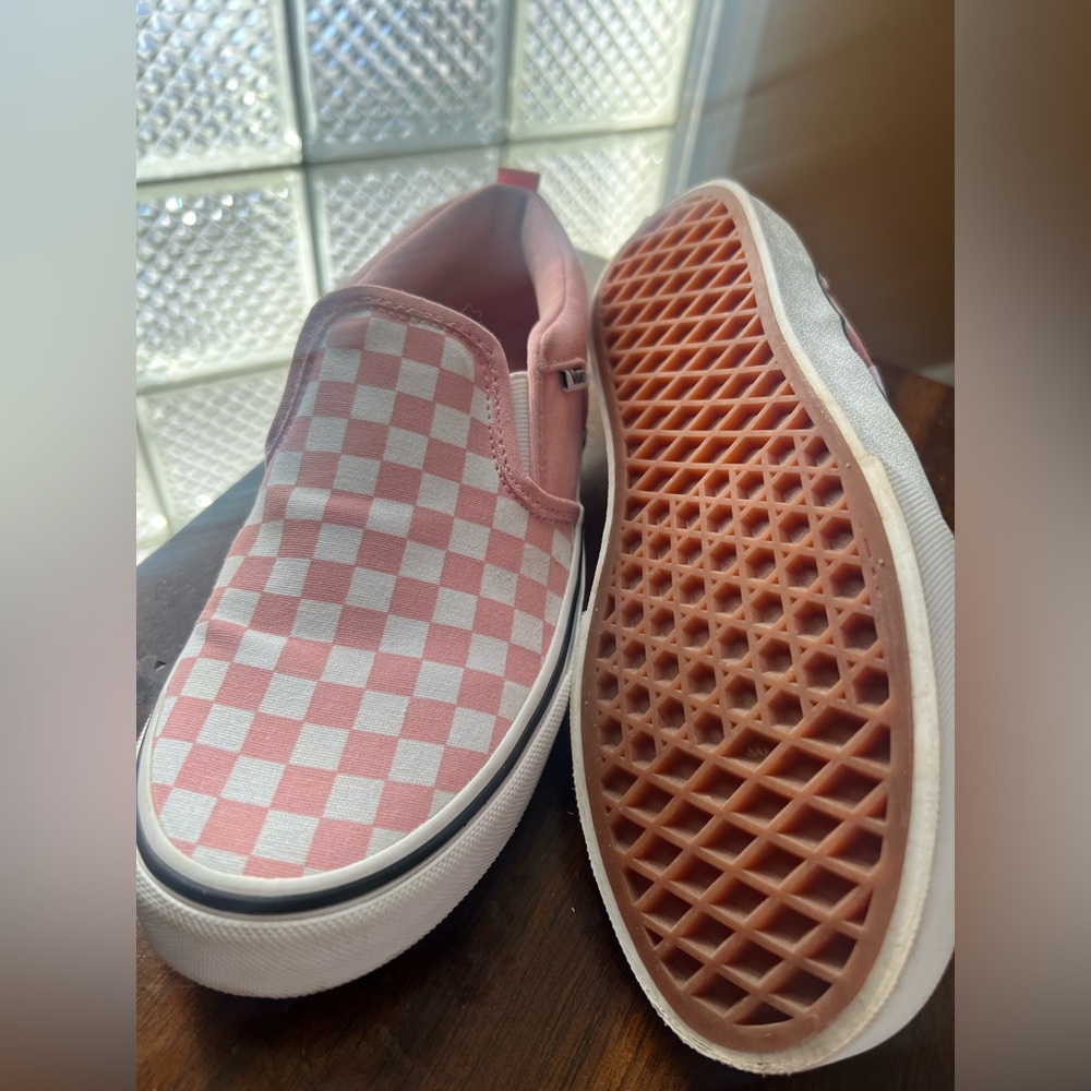 Vans pink checkered!